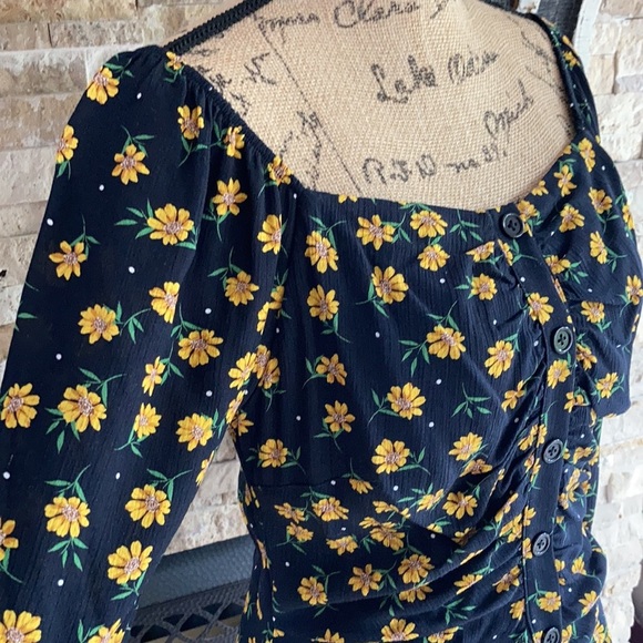 Lost & Wander Outpost Mini black sunflower dress button down long sleeve ruching - Picture 6 of 16